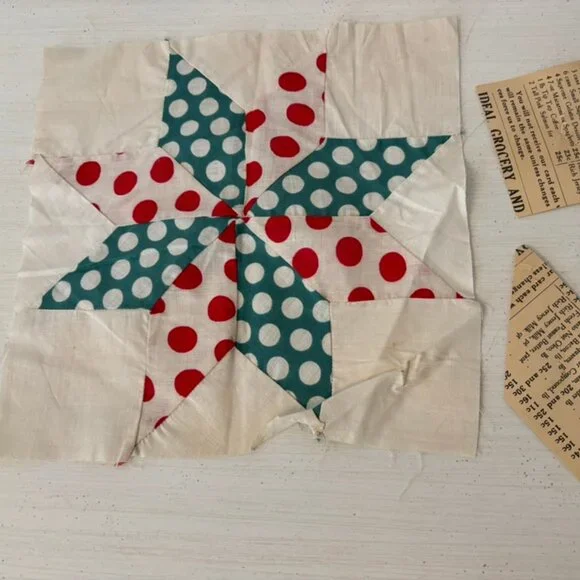 Vintage handmade Ohio Star quilt square red green - Picture 4 of 8